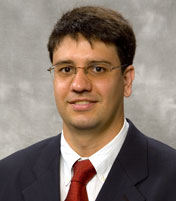 photograph of Marcelo Rezende